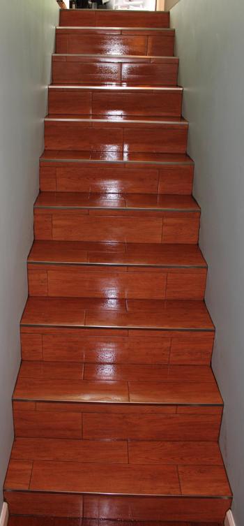 Керамическая плитка для лестницы в доме