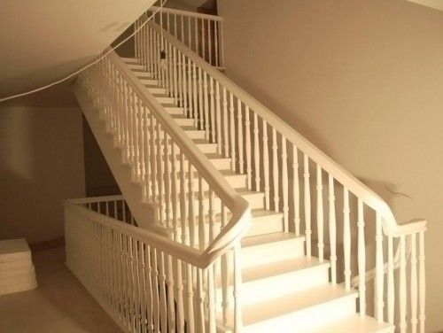 Расстояние между балясинами лестницы в частном доме