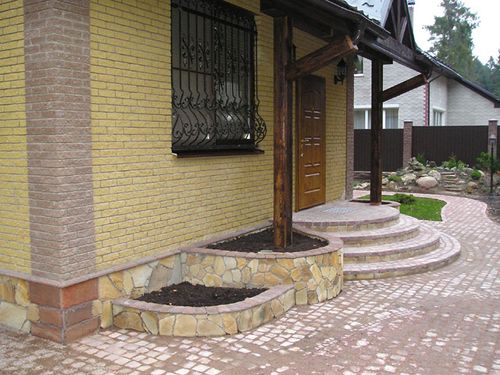 Крыльцо частного дома своими руками: фото вариантов из бетона, из кирпича, из металла, из дерева, из поликарбоната