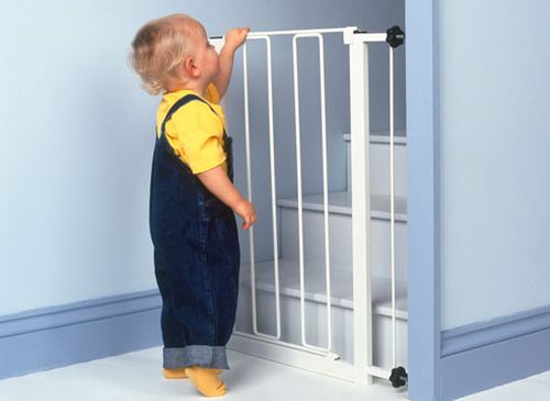 Безопасность лестницы – ограждение от детей