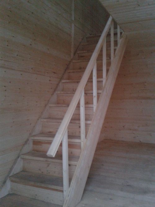 Лестница в дачном доме