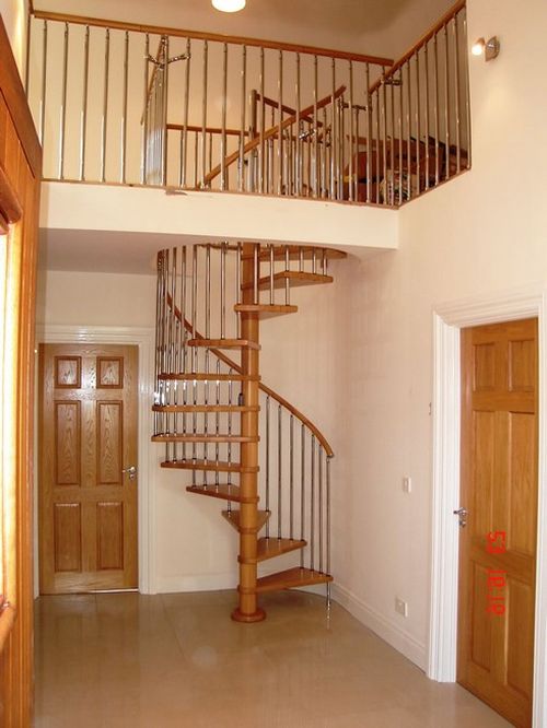 Dizajn hodnika s stubištem u kući - osnovna pravila i tehnike