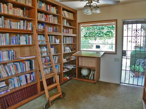 Библиотечная лестница передвижная | На антресоль, шкаф, стеллаж