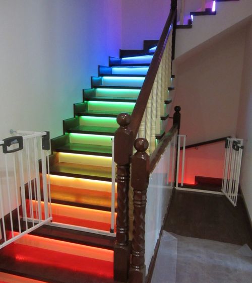 Варианты оформления лестницы со светодиодной подсветкой