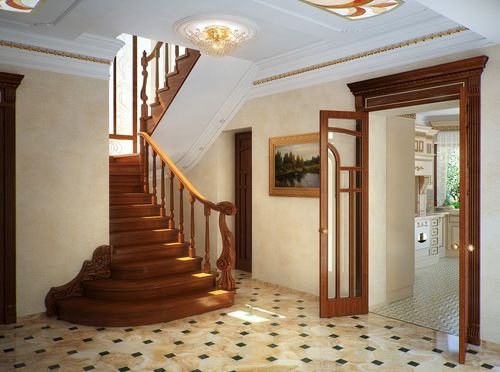 Деревянная лестница в холле